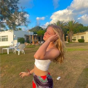 Meet your Posher, Maya